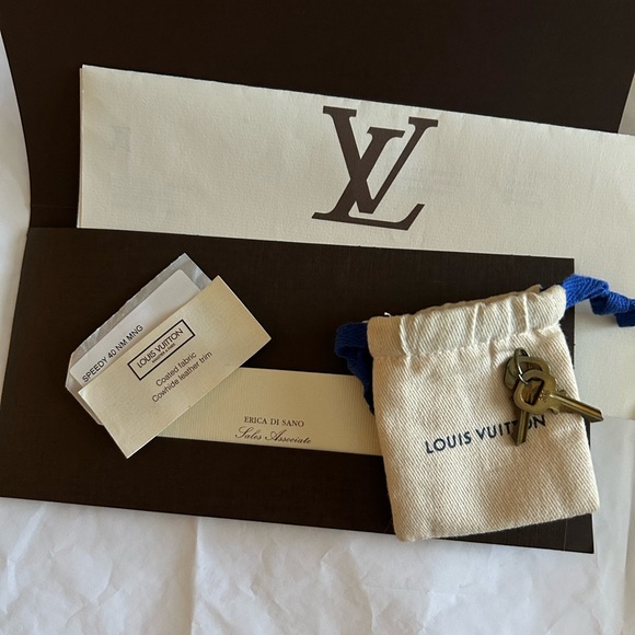 Louis Vuitton duffel bag, speedy 40, used like new. Selling for $900. - Picture 3 of 3